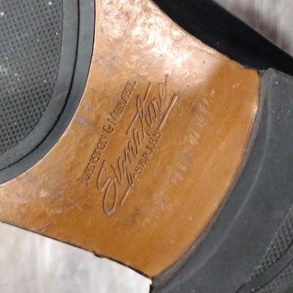 Johnston and Murphy black leather Oxfords. Signature Series. Size 10.5 main image 5